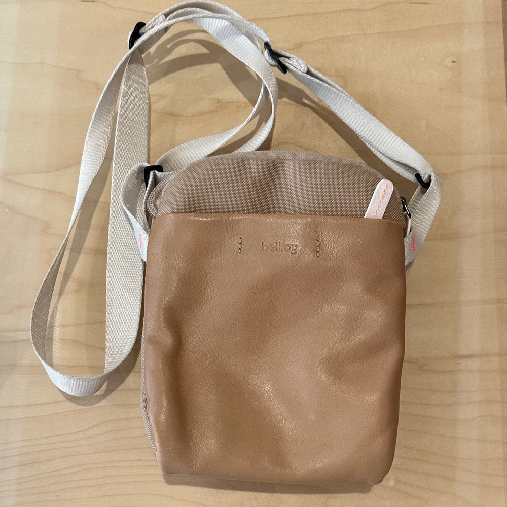 Bellroy City Pouch in Leather